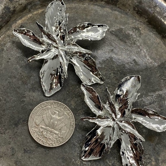 Anthropologie Silver Flower Earrings - Picture 13 of 13